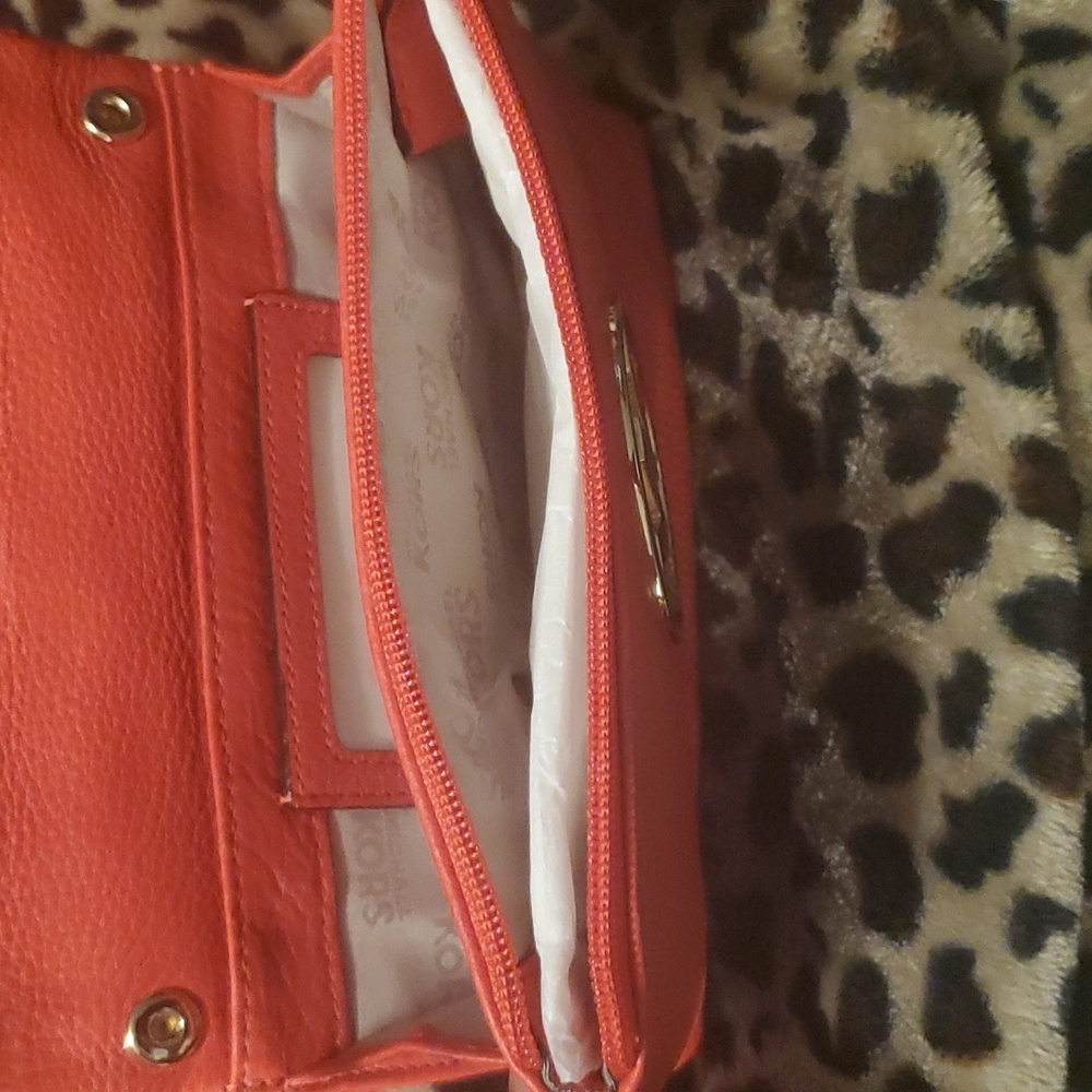 MK LG CROSSBODY PURSE - Picture 6 of 9